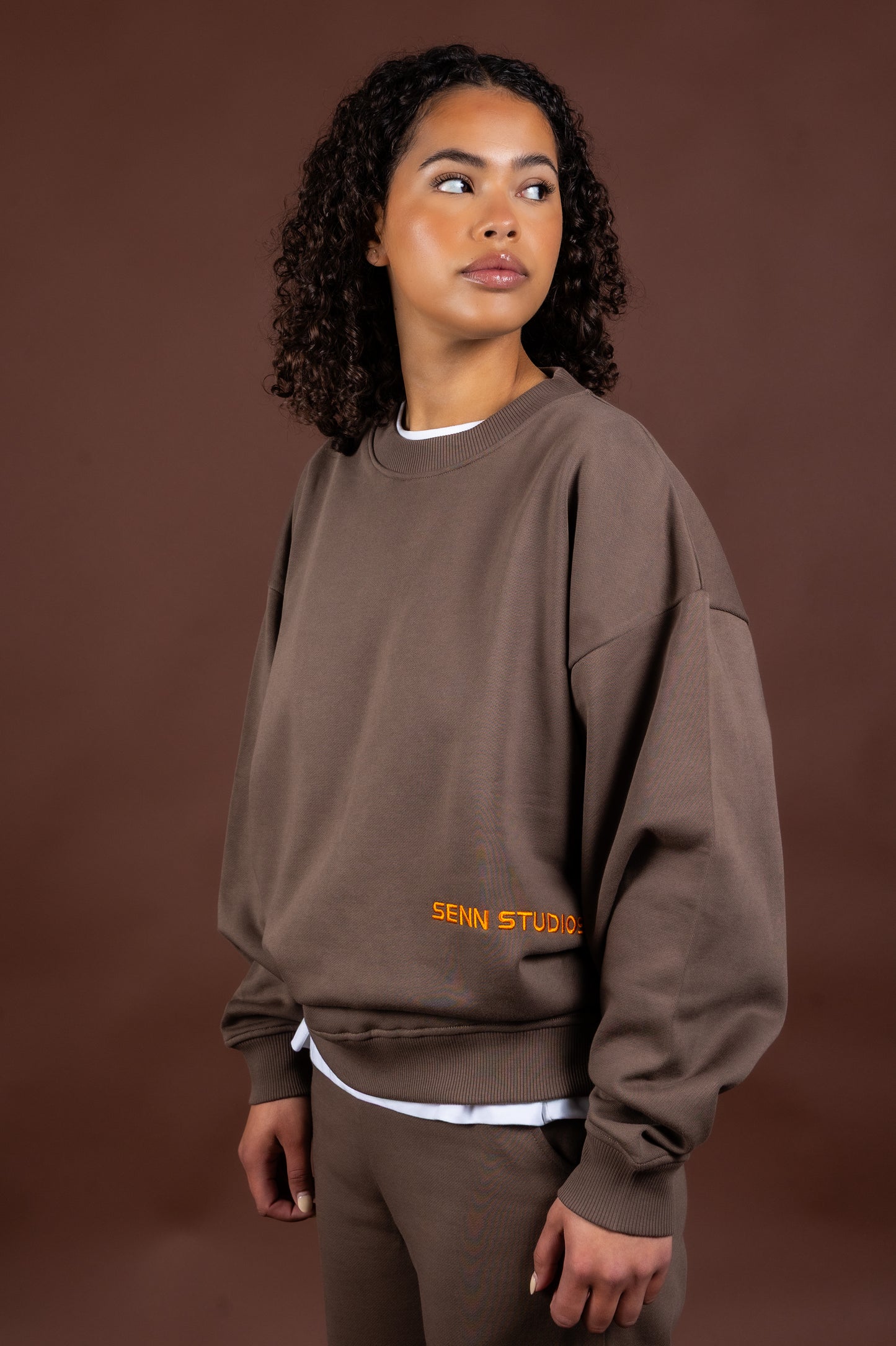 BASE 04 - SWEATER MOCHA
