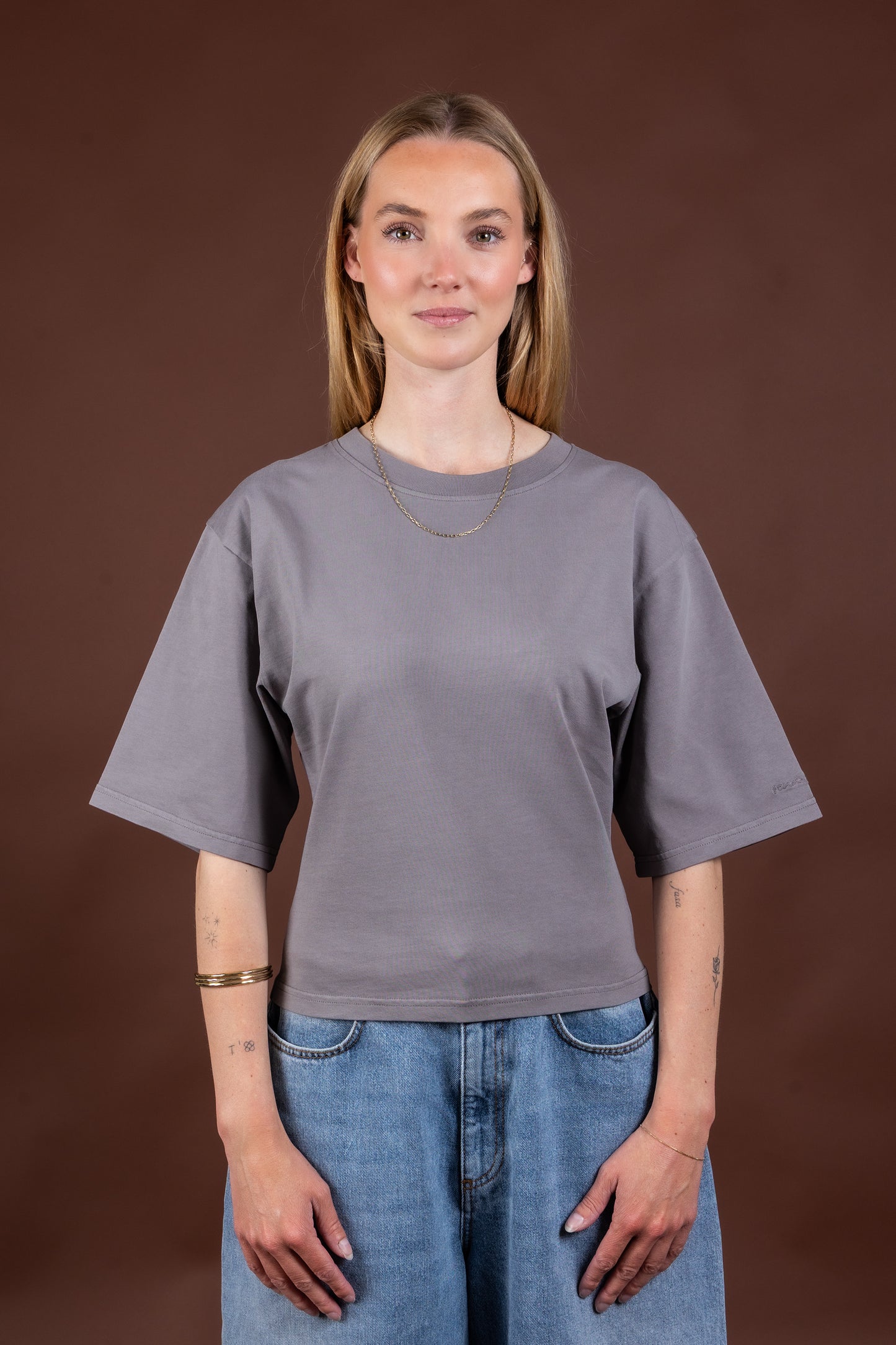 BASE 02 - FITTED T-SHIRT GREY