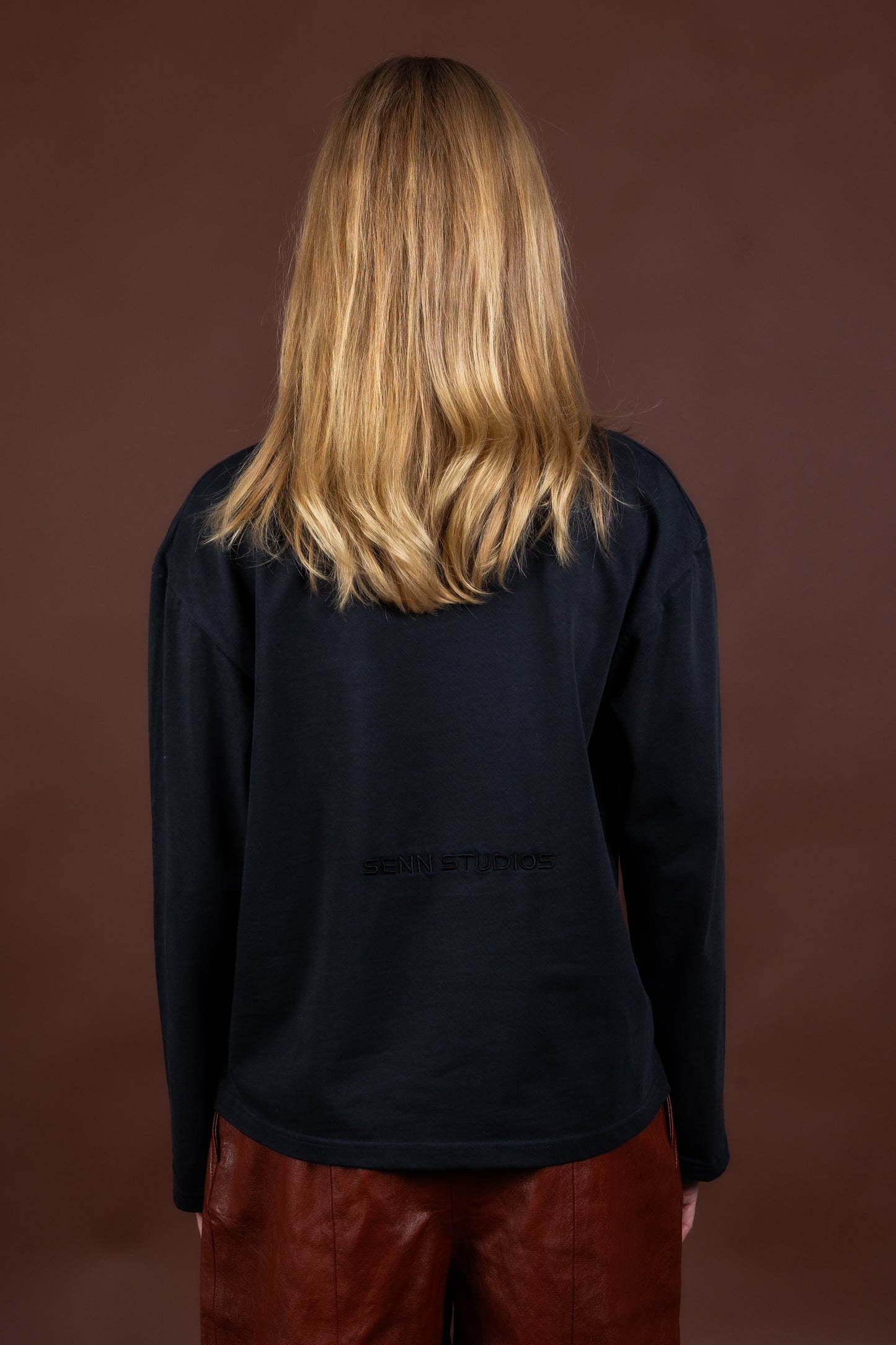 BASE 03 - LONGSLEEVE VINTAGE BLACK