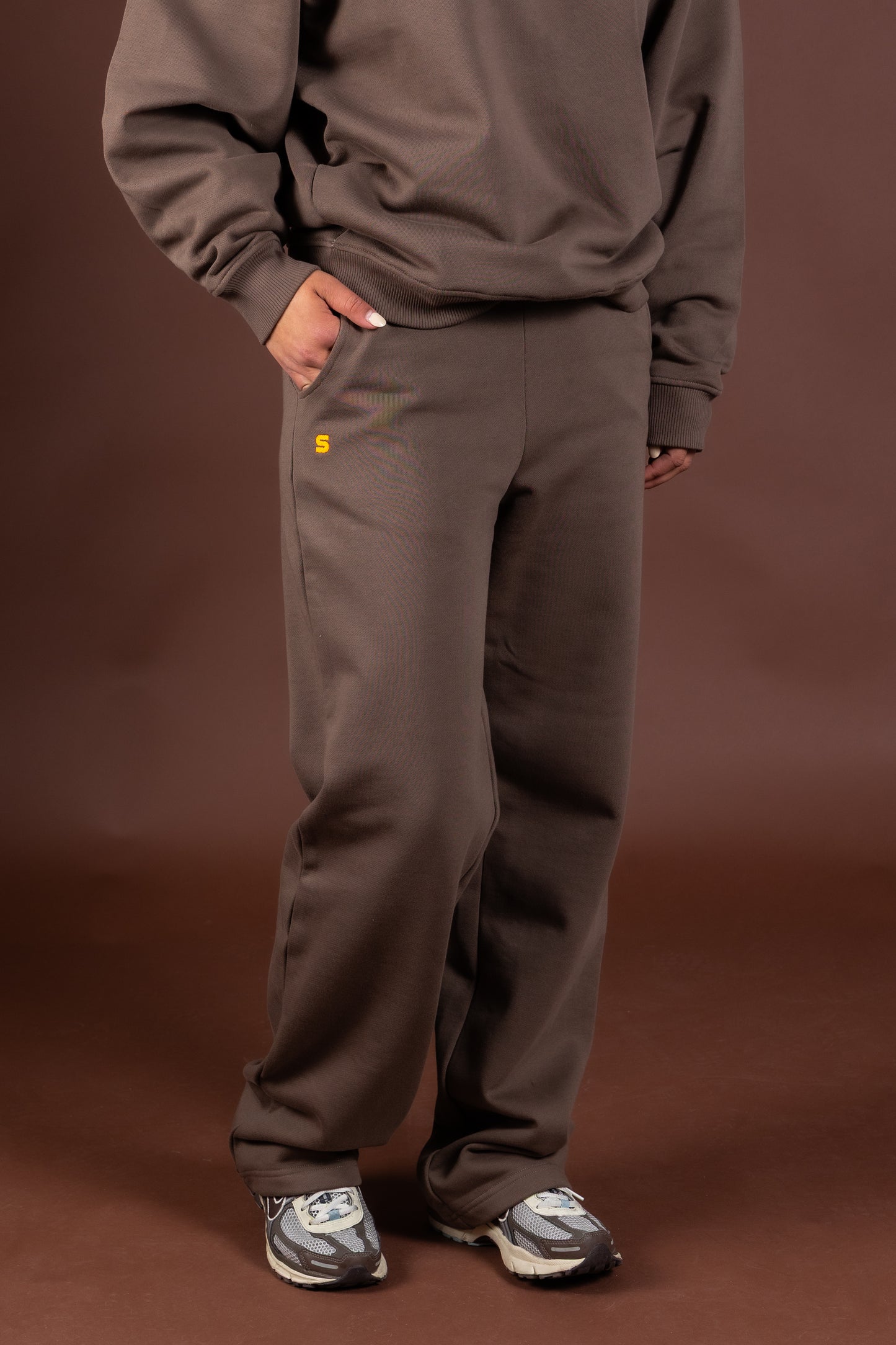 CAPSULE 02 - SWEATSUIT MOCHA