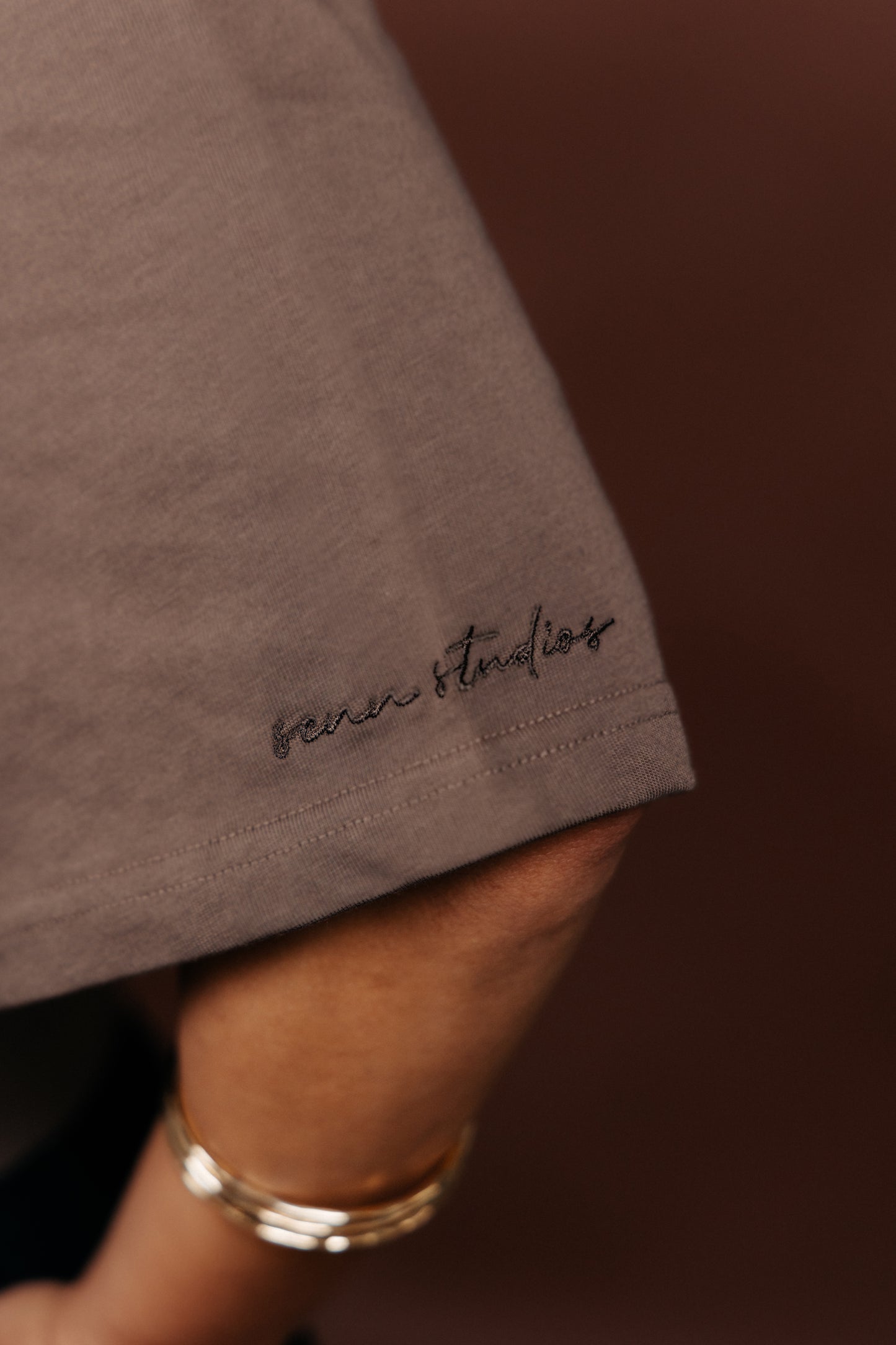 BASE 02 - FITTED T-SHIRT MOCHA