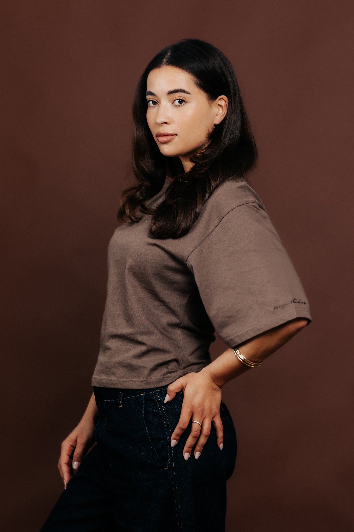 BASE 02 - FITTED T-SHIRT MOCHA