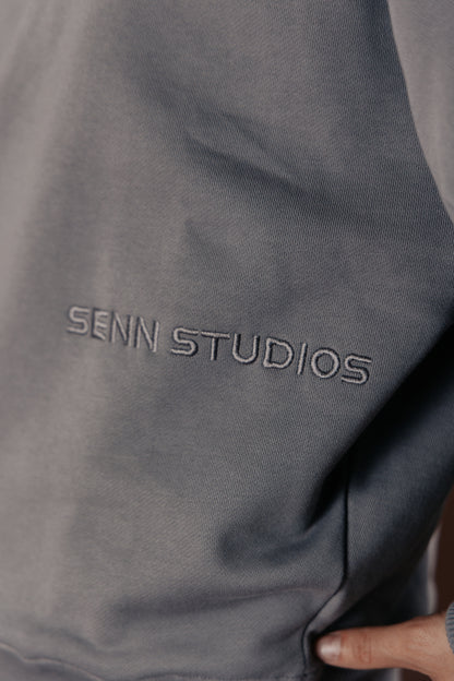 BASE 04 - SWEATER GREY
